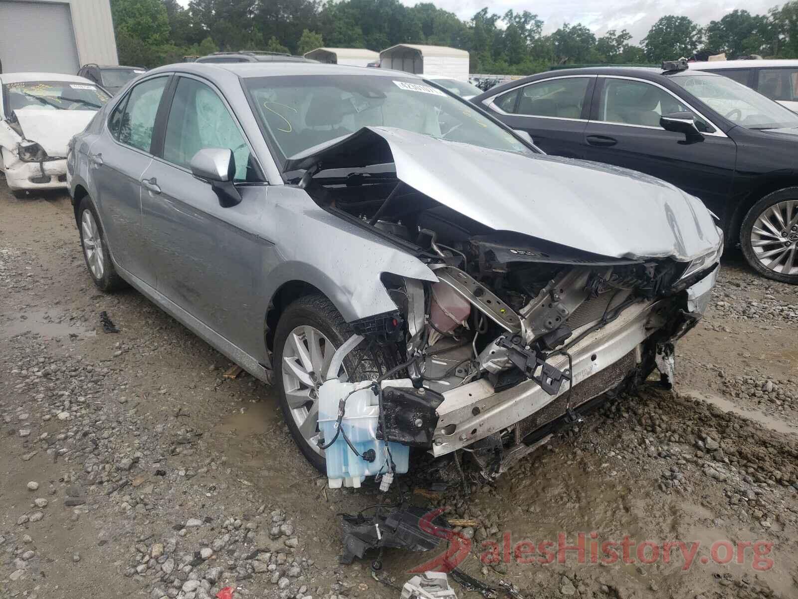 4T1B11HK4JU629607 2018 TOYOTA CAMRY