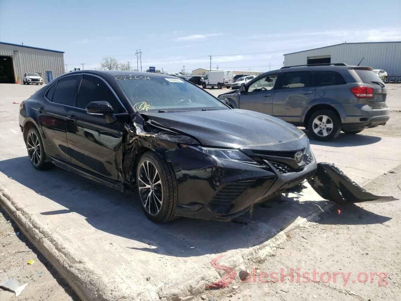 JTNB11HK5J3022654 2018 TOYOTA CAMRY