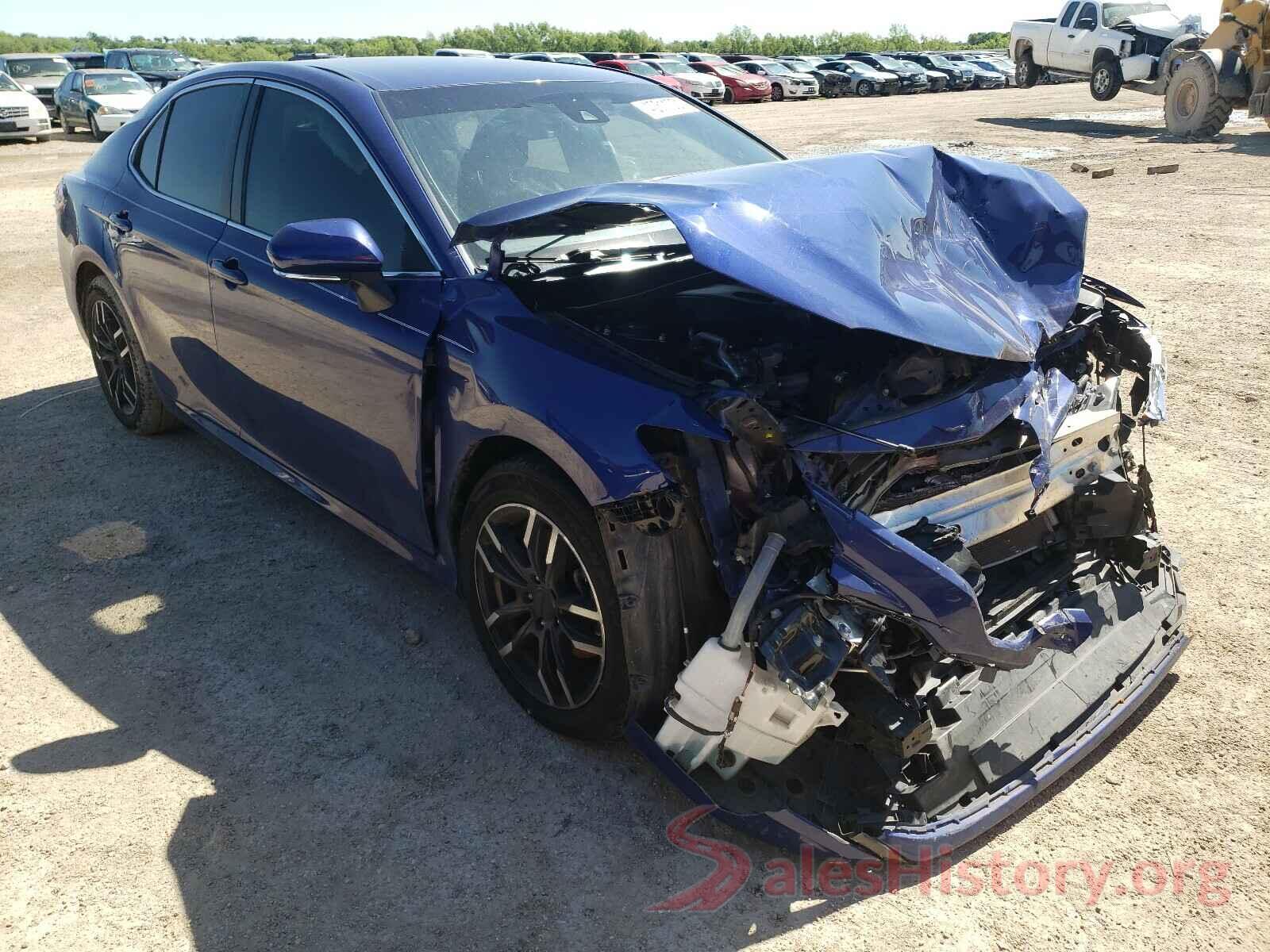 4T1B11HK2JU670317 2018 TOYOTA CAMRY