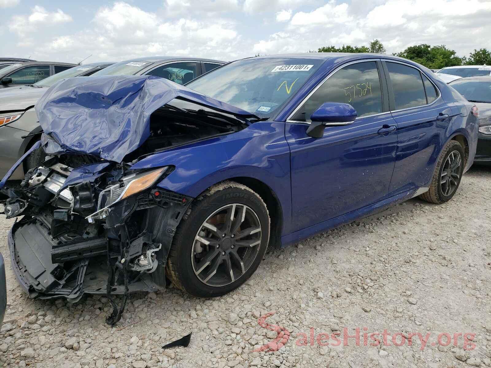 4T1B11HK2JU670317 2018 TOYOTA CAMRY