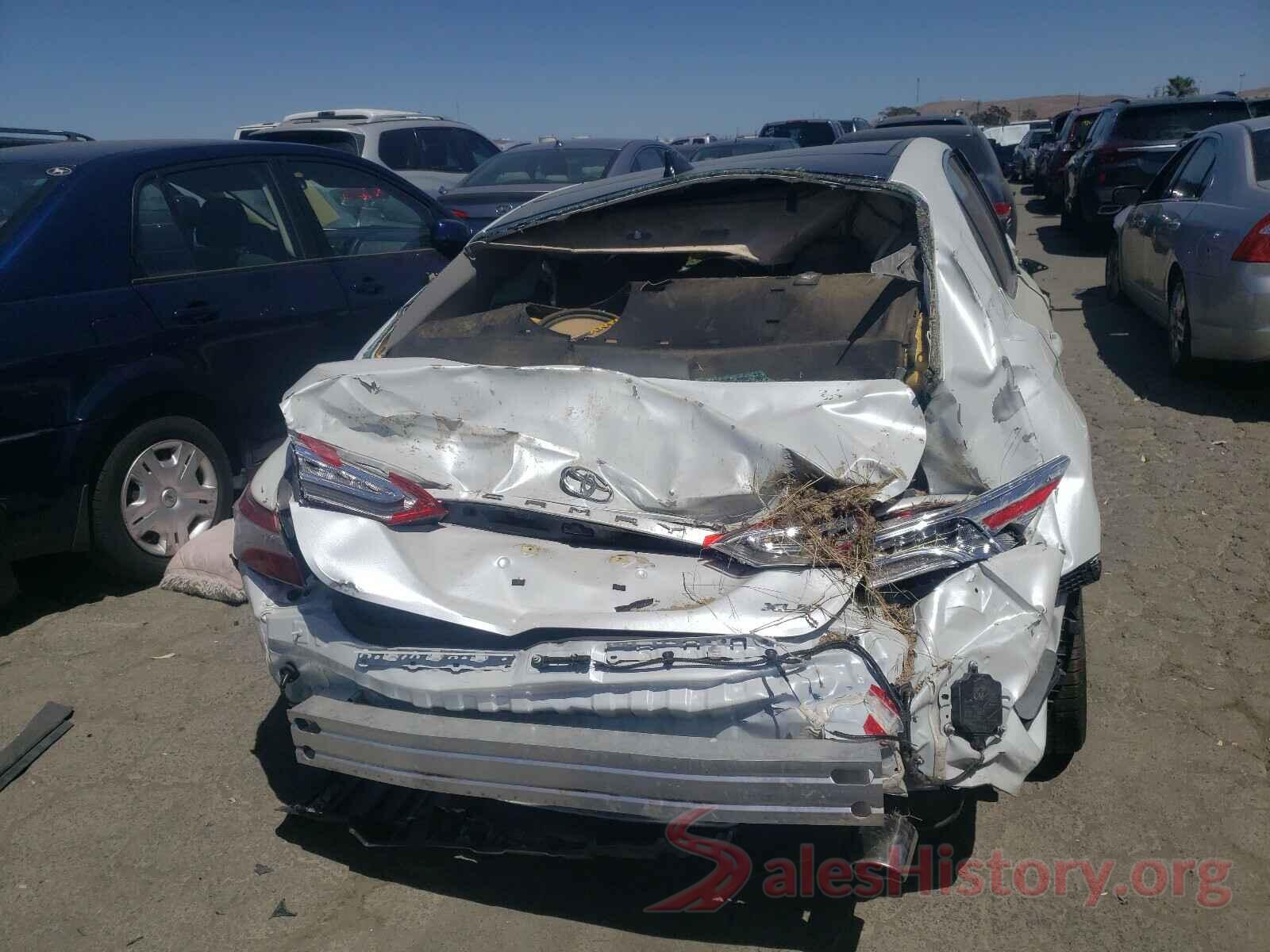 4T1B11HK1JU095689 2018 TOYOTA CAMRY