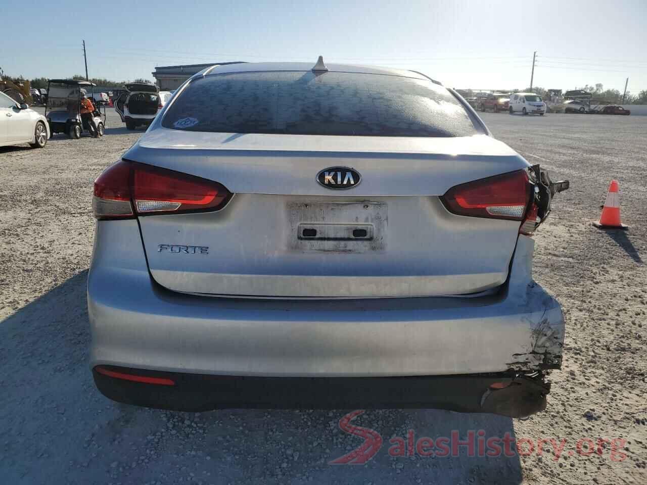 3KPFK4A76JE221120 2018 KIA FORTE