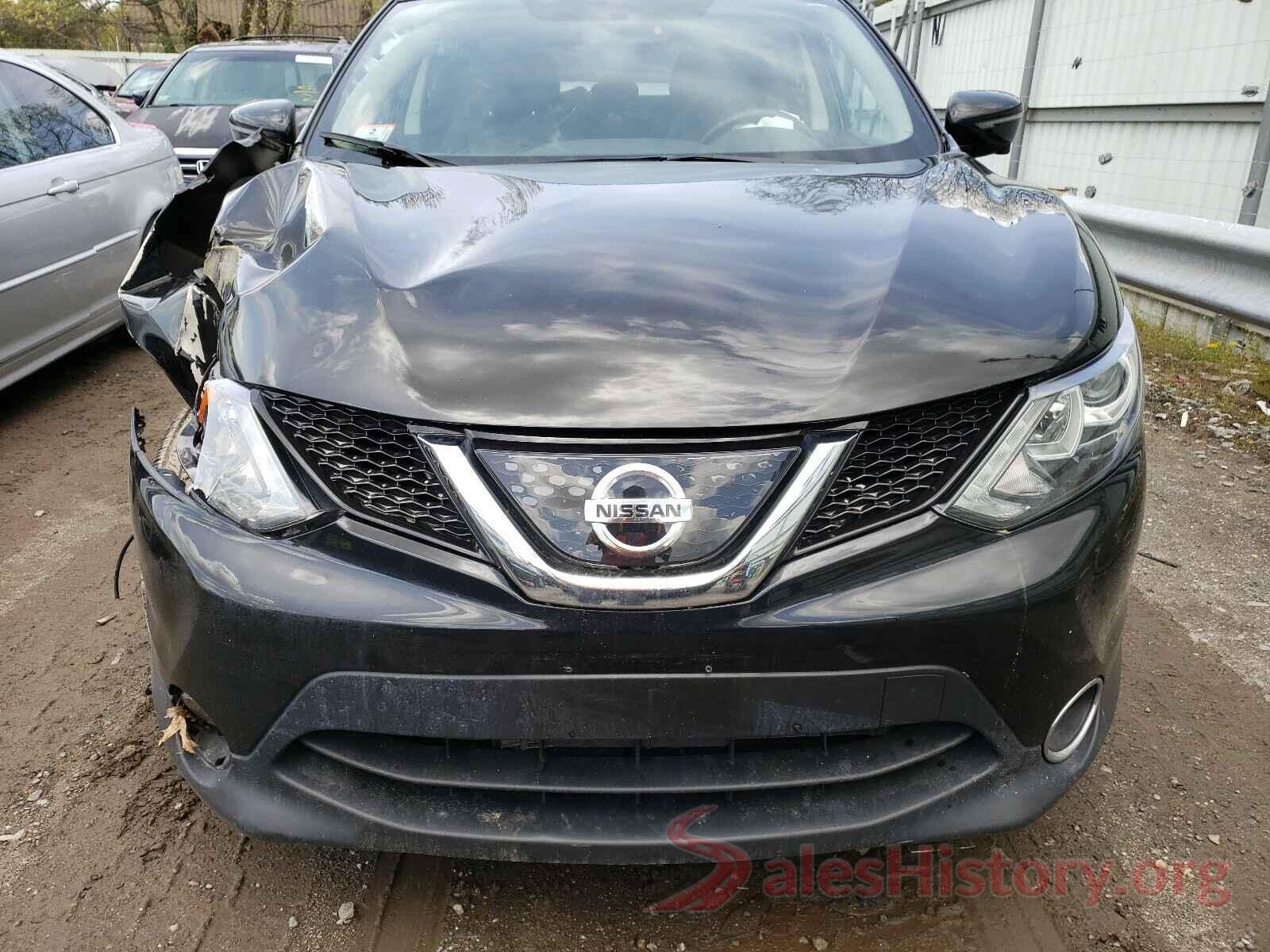 JN1BJ1CR0JW268795 2018 NISSAN ROGUE