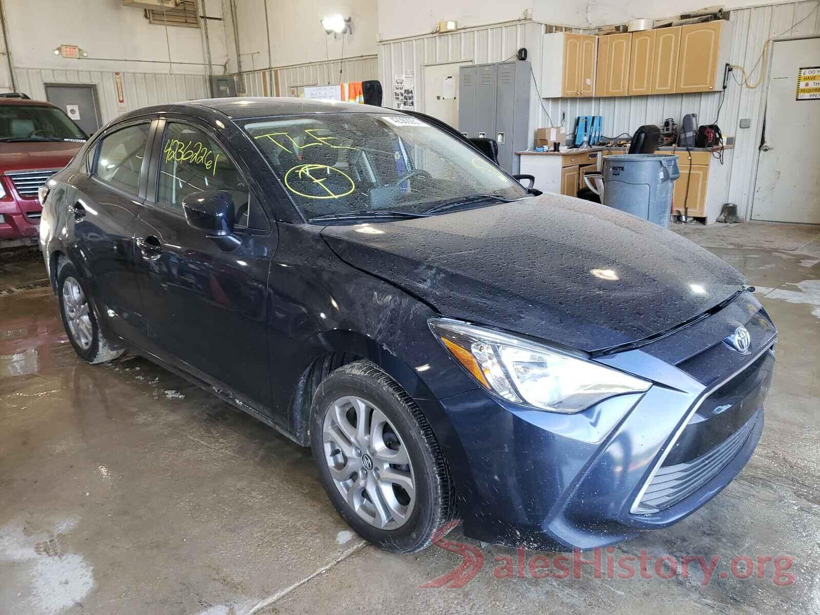 3MYDLBYVXJY328233 2018 TOYOTA YARIS