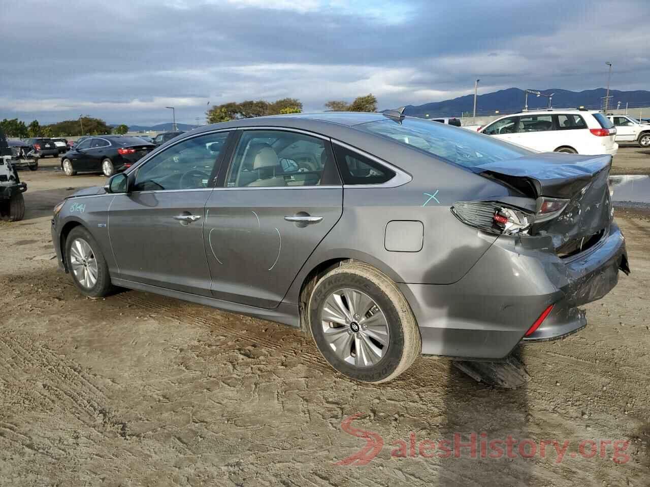 KMHE24L32JA085704 2018 HYUNDAI SONATA