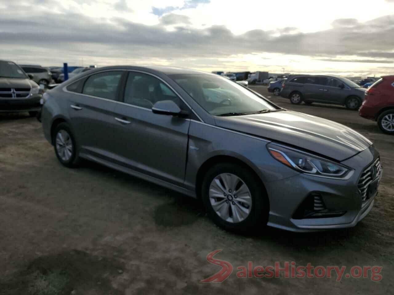 KMHE24L32JA085704 2018 HYUNDAI SONATA