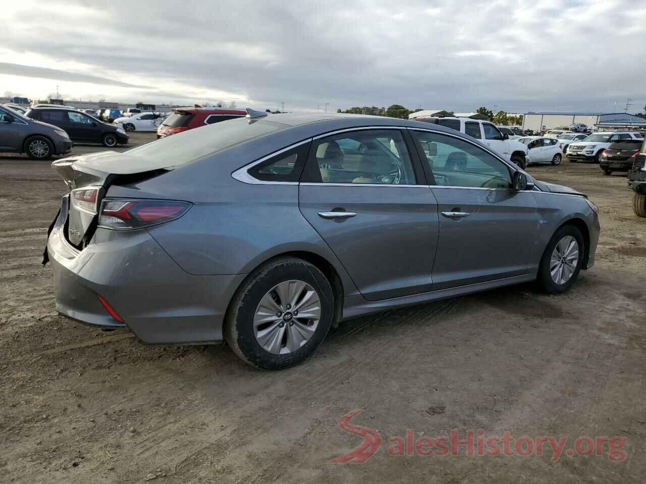 KMHE24L32JA085704 2018 HYUNDAI SONATA