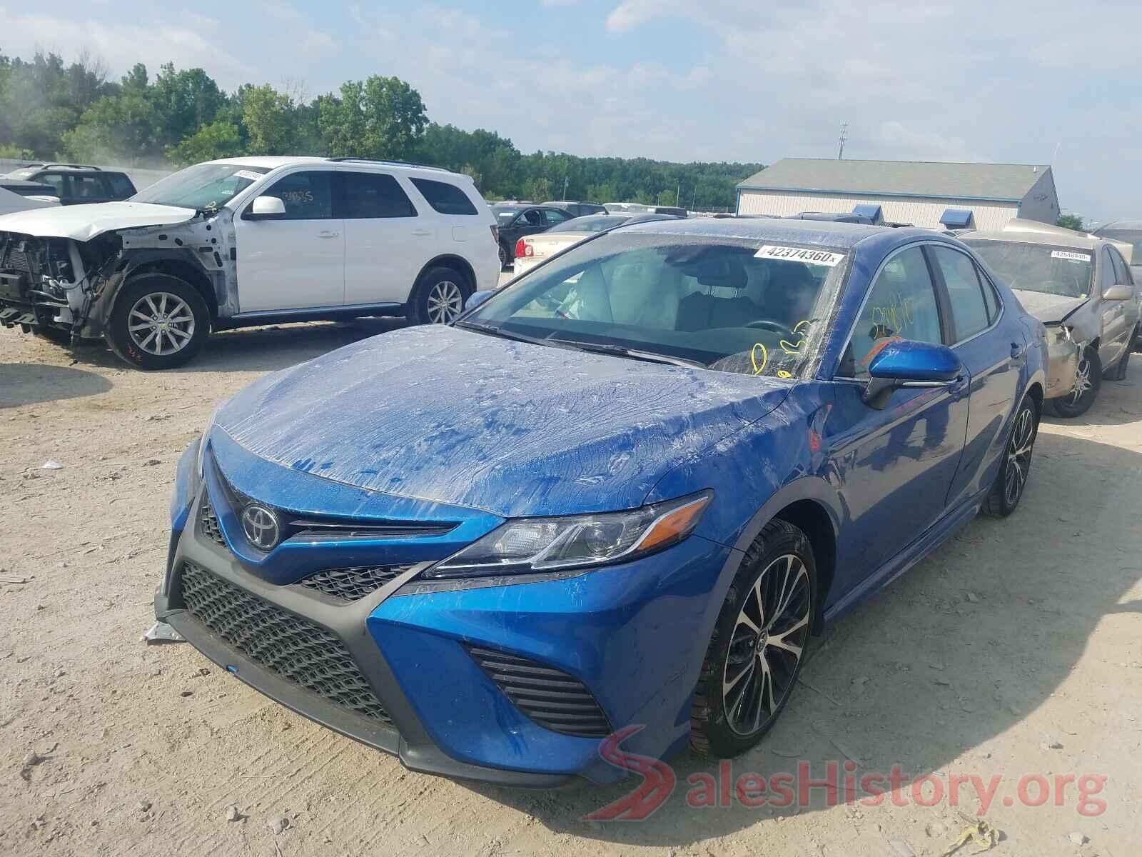 4T1B11HK0JU138290 2018 TOYOTA CAMRY