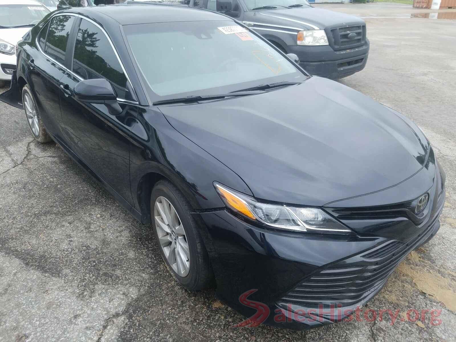 4T1B11HK7JU094272 2018 TOYOTA CAMRY