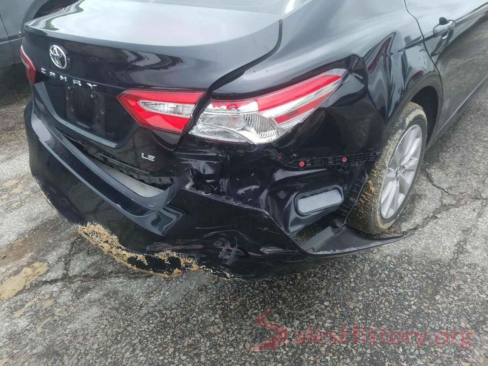 4T1B11HK7JU094272 2018 TOYOTA CAMRY