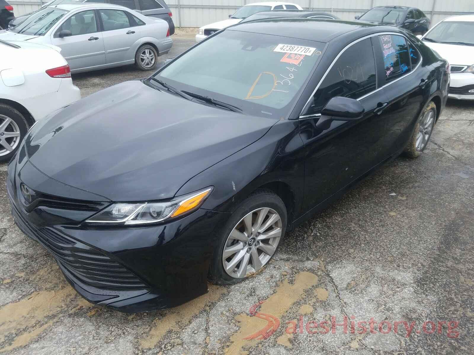 4T1B11HK7JU094272 2018 TOYOTA CAMRY