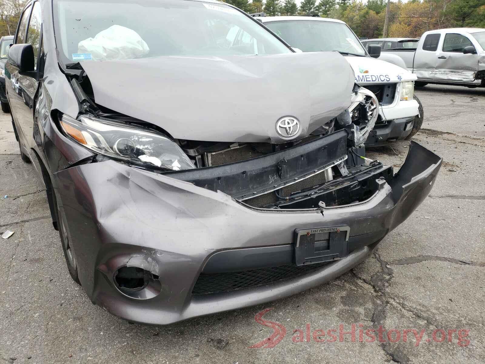 5TDXZ3DC1HS832692 2017 TOYOTA SIENNA