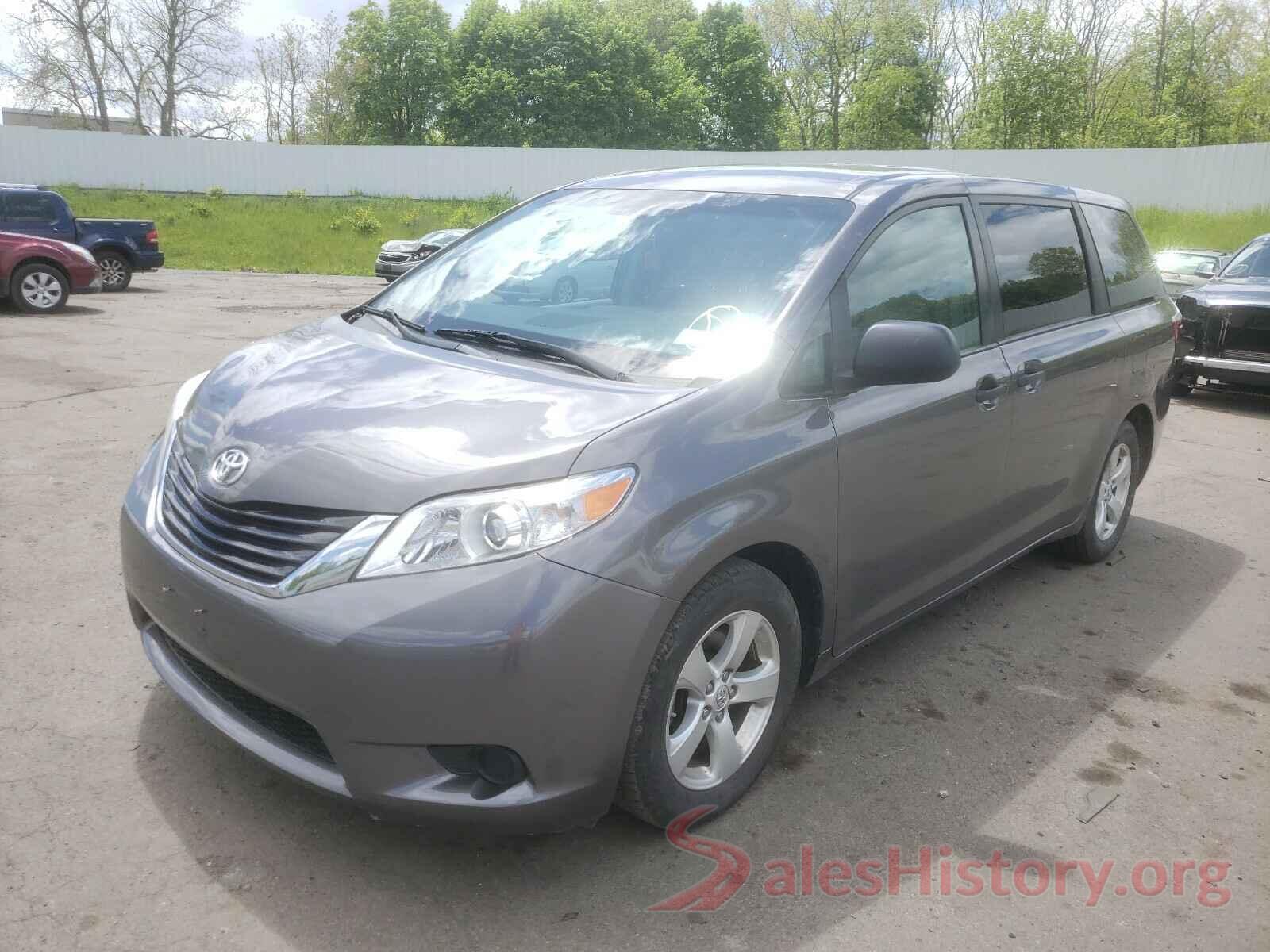 5TDZZ3DC8HS824453 2017 TOYOTA SIENNA