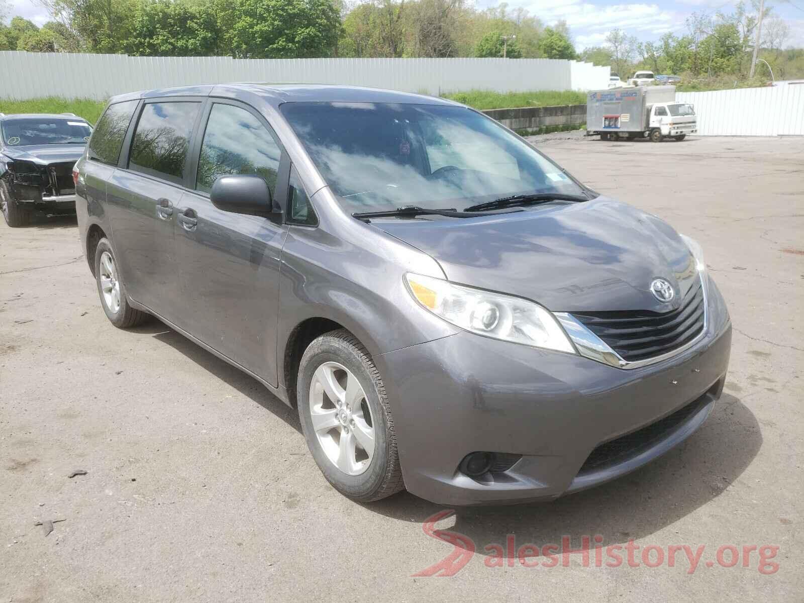 5TDZZ3DC8HS824453 2017 TOYOTA SIENNA