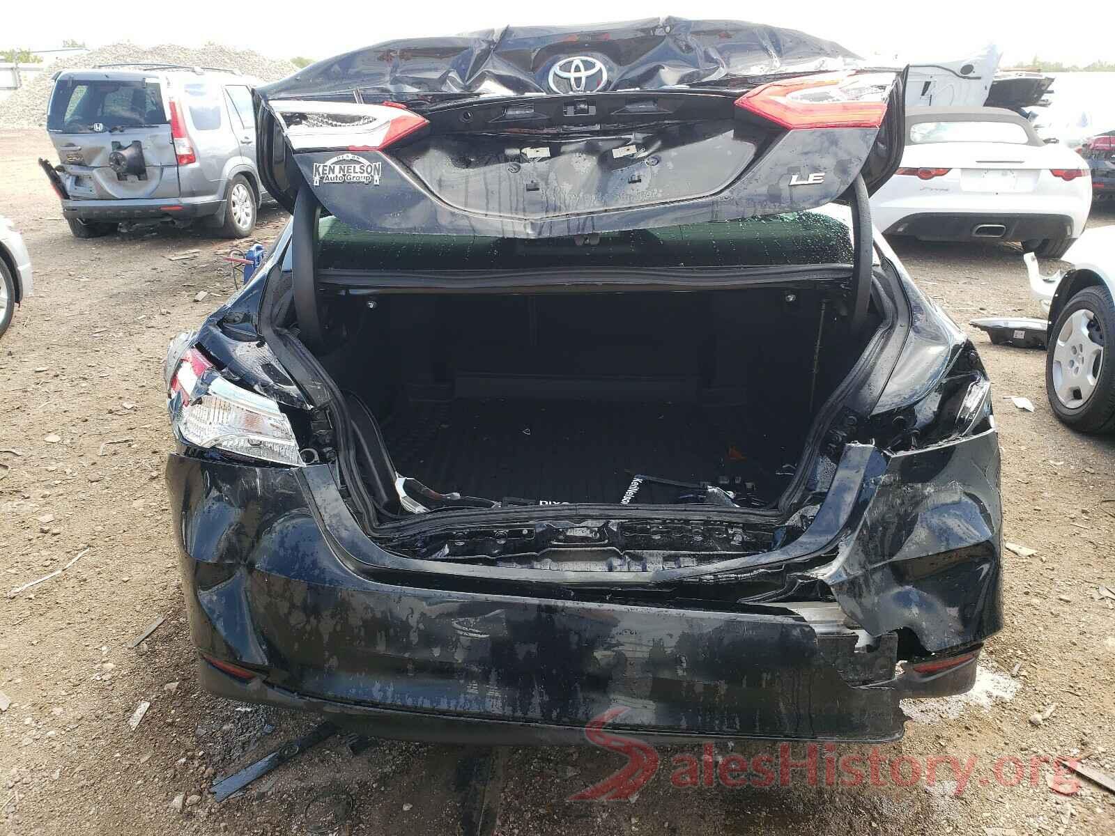 4T1B11HK5JU633147 2018 TOYOTA CAMRY