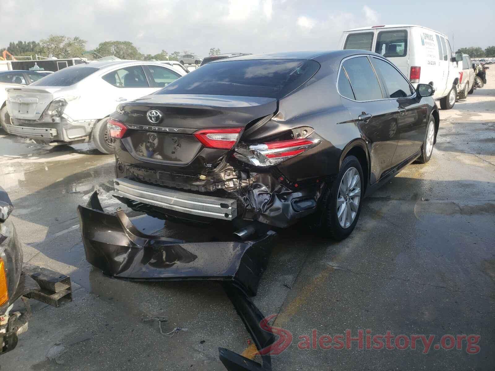 4T1B11HKXJU651143 2018 TOYOTA CAMRY