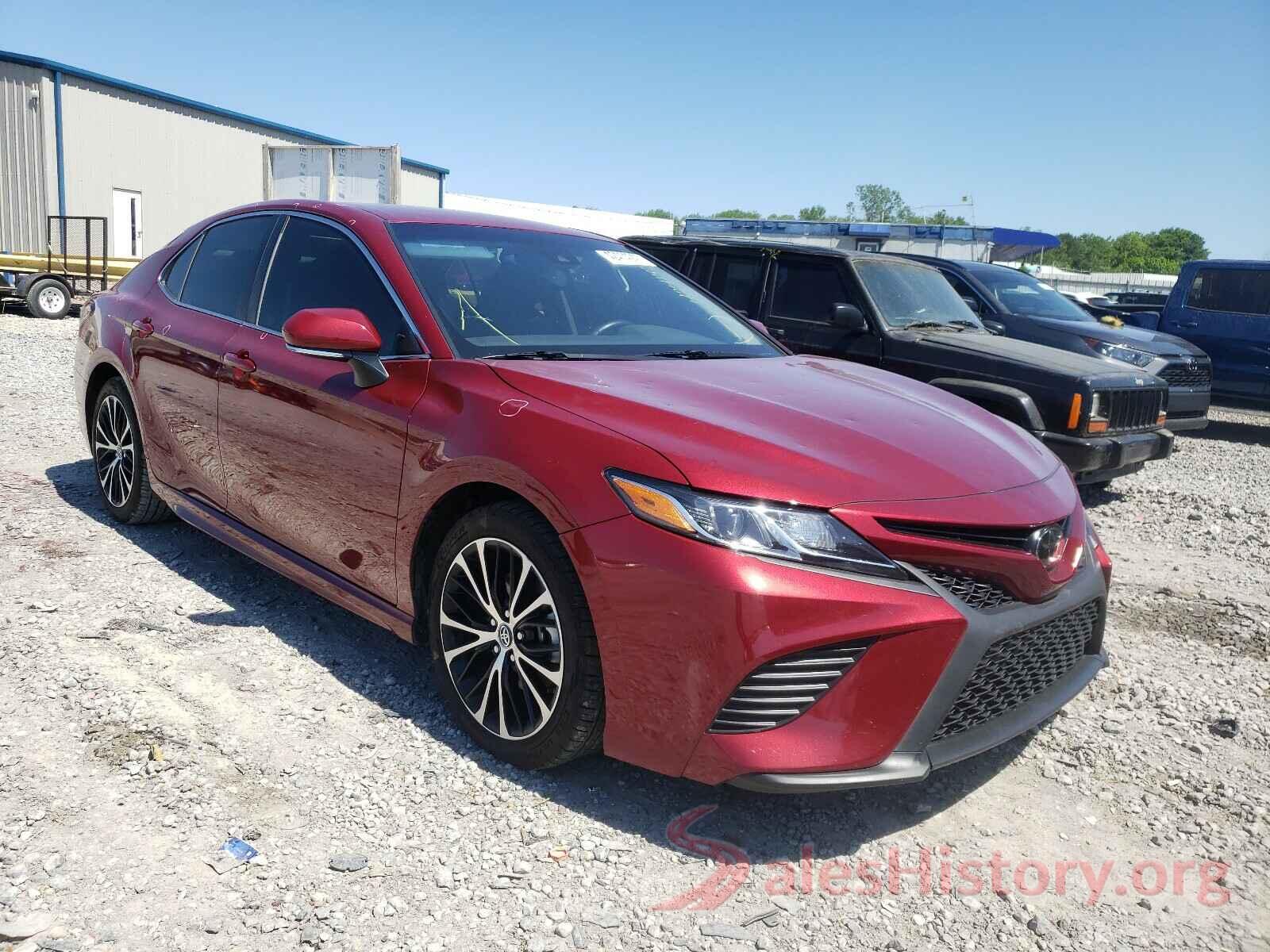 4T1B11HK9JU605898 2018 TOYOTA CAMRY