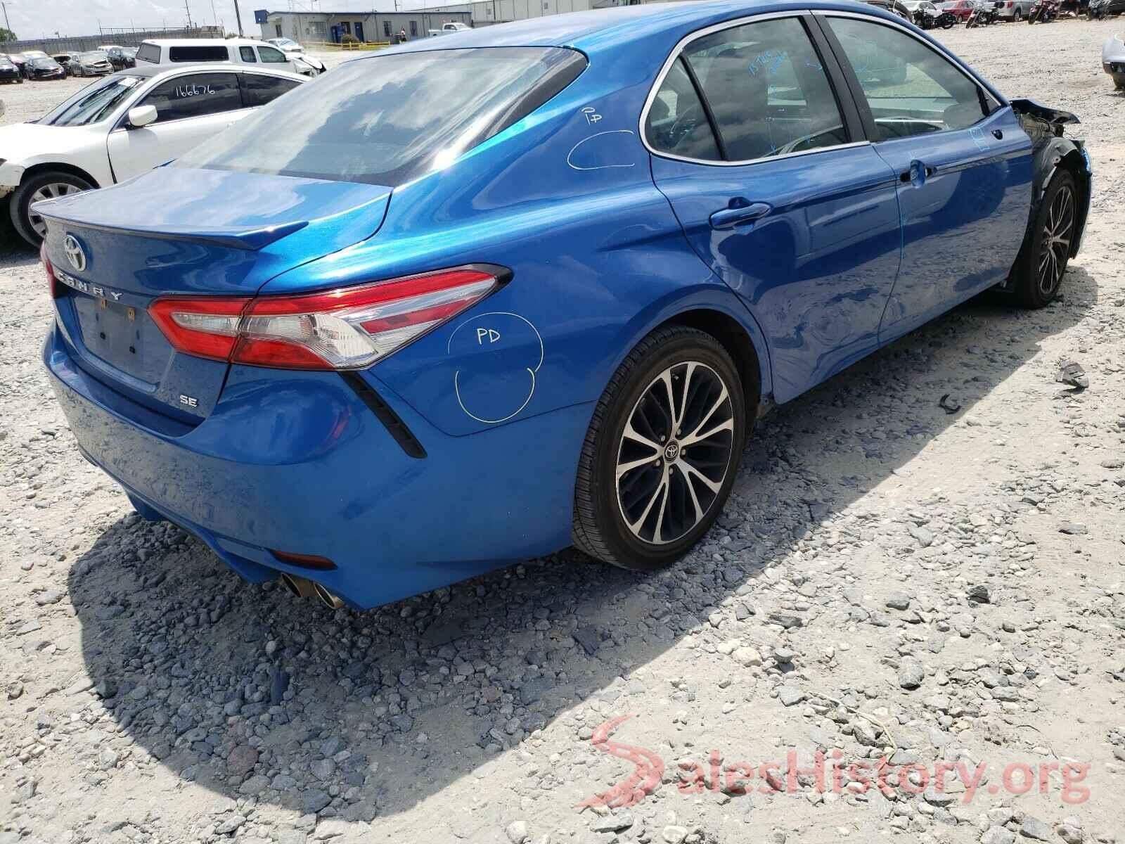 4T1B11HK0JU008011 2018 TOYOTA CAMRY