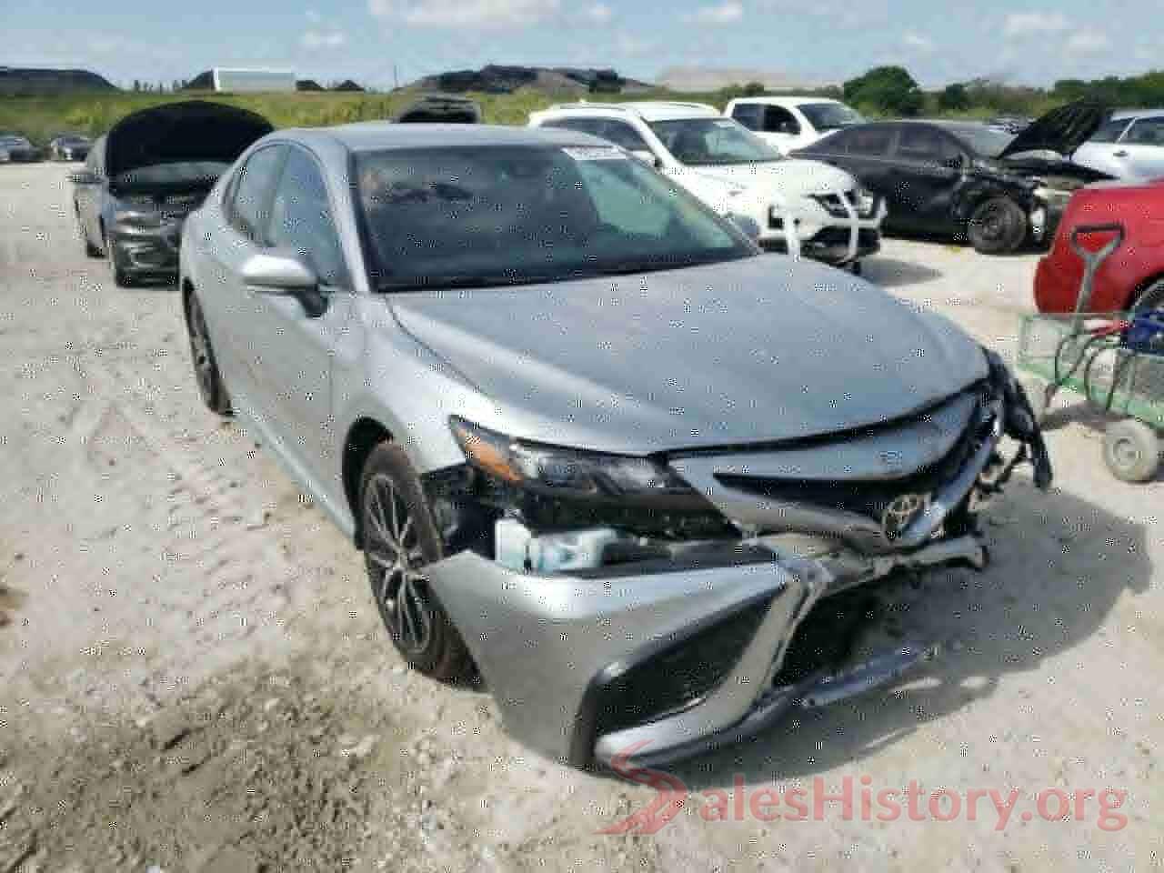 4T1G11AK4NU679168 2022 TOYOTA CAMRY