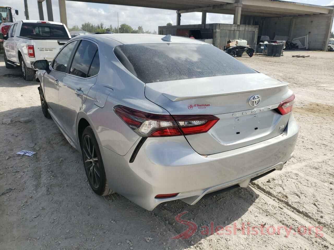 4T1G11AK4NU679168 2022 TOYOTA CAMRY