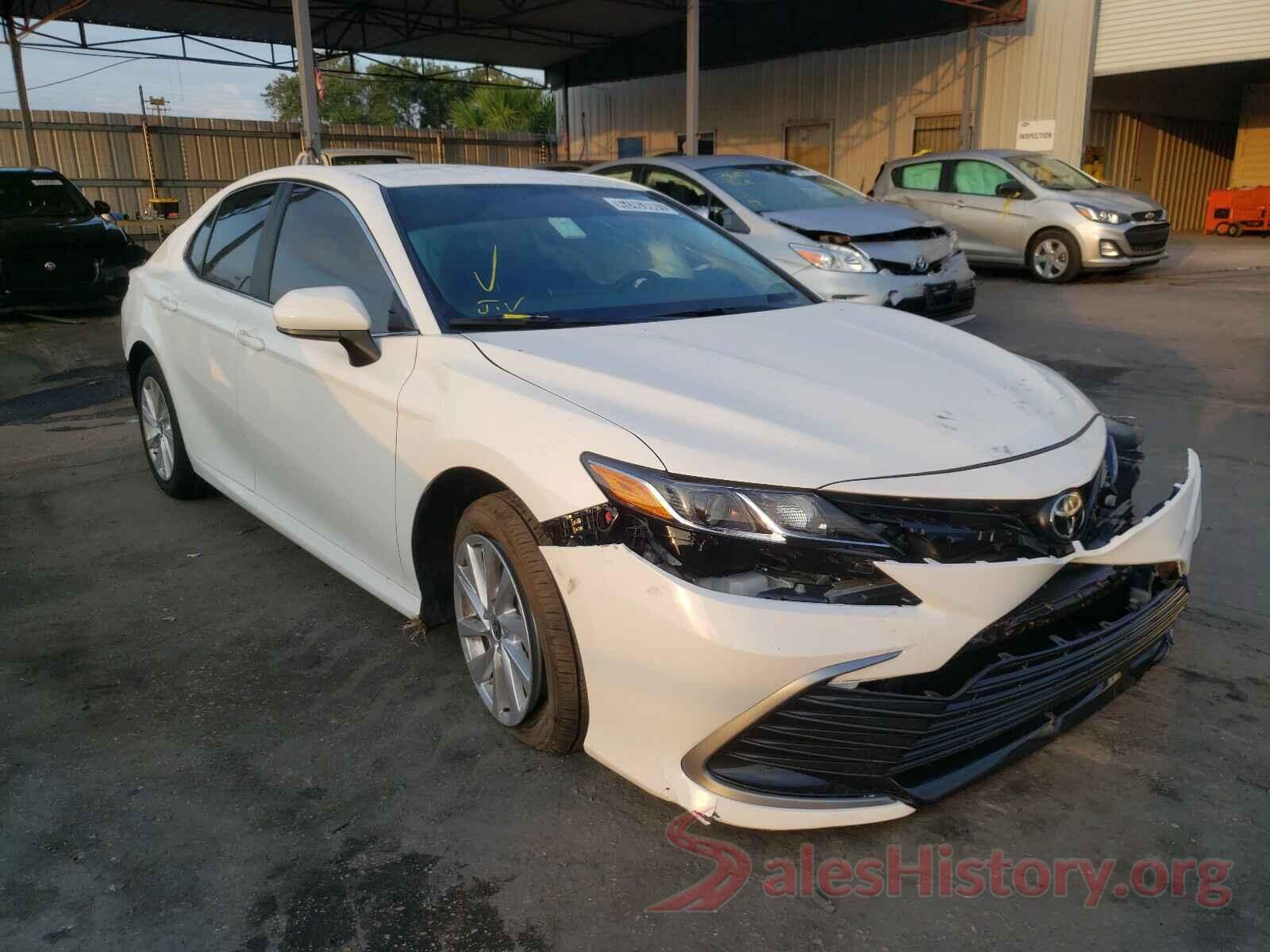 4T1C11AK0MU438320 2021 TOYOTA CAMRY