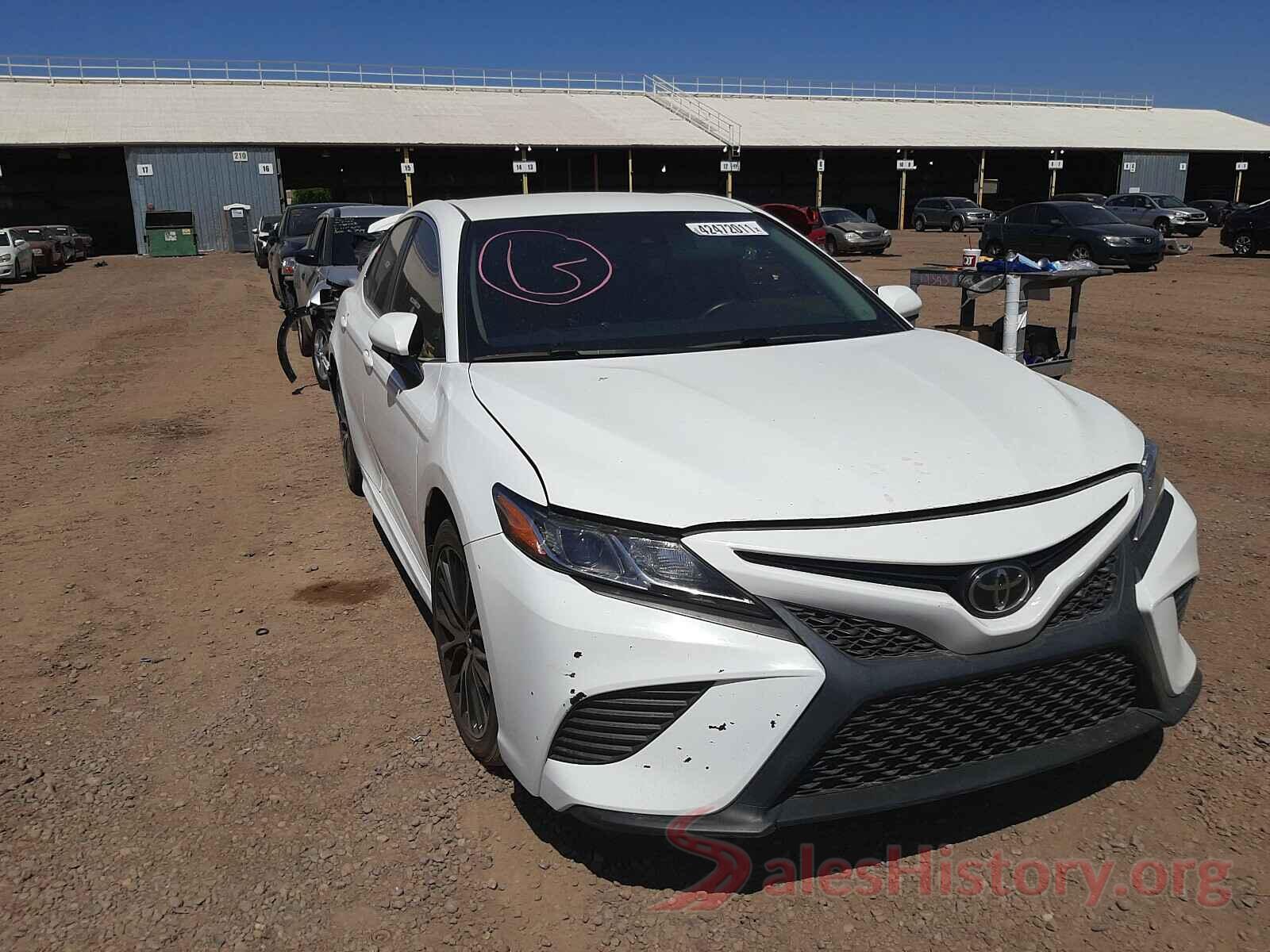 4T1B11HK2JU578897 2018 TOYOTA CAMRY