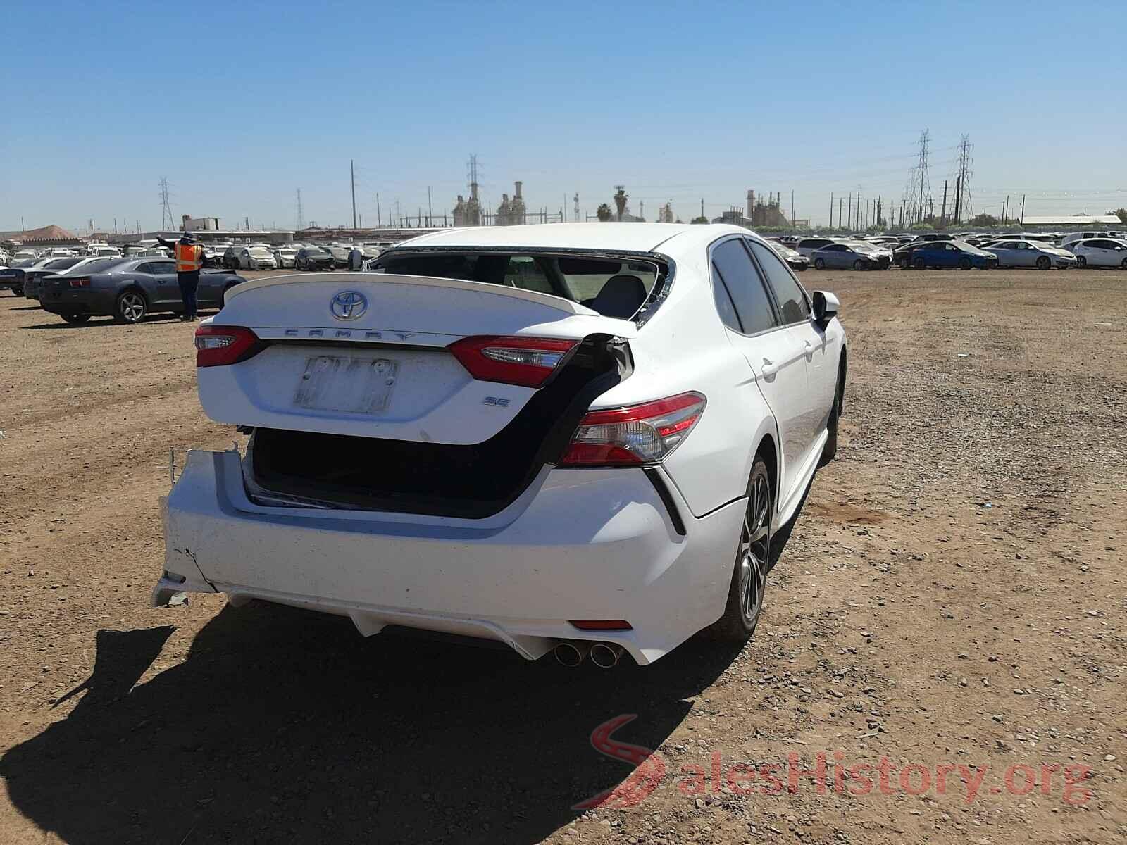 4T1B11HK2JU578897 2018 TOYOTA CAMRY