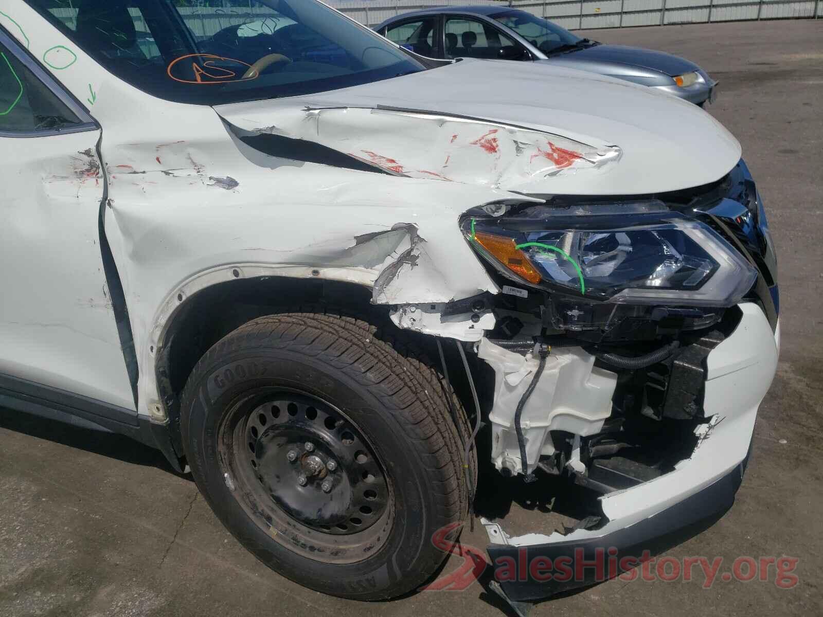 KNMAT2MT6JP582075 2018 NISSAN ROGUE