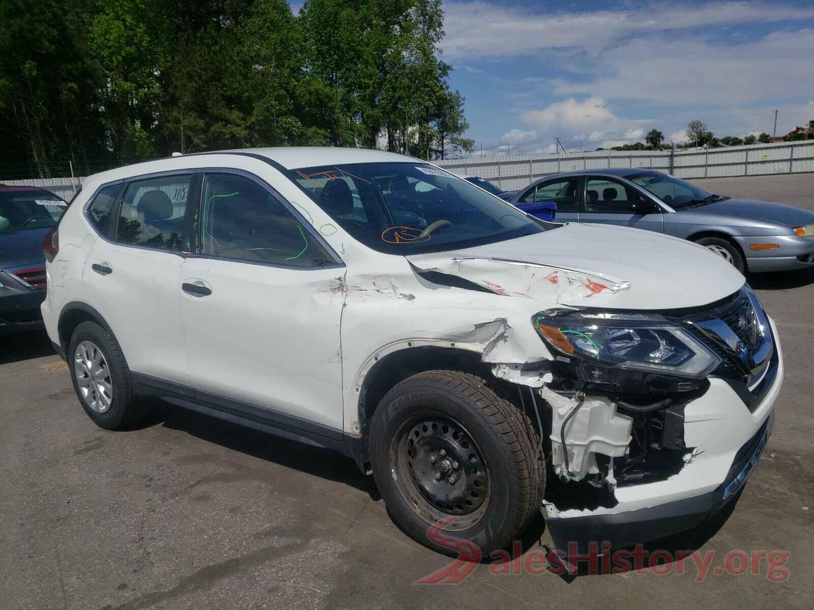 KNMAT2MT6JP582075 2018 NISSAN ROGUE