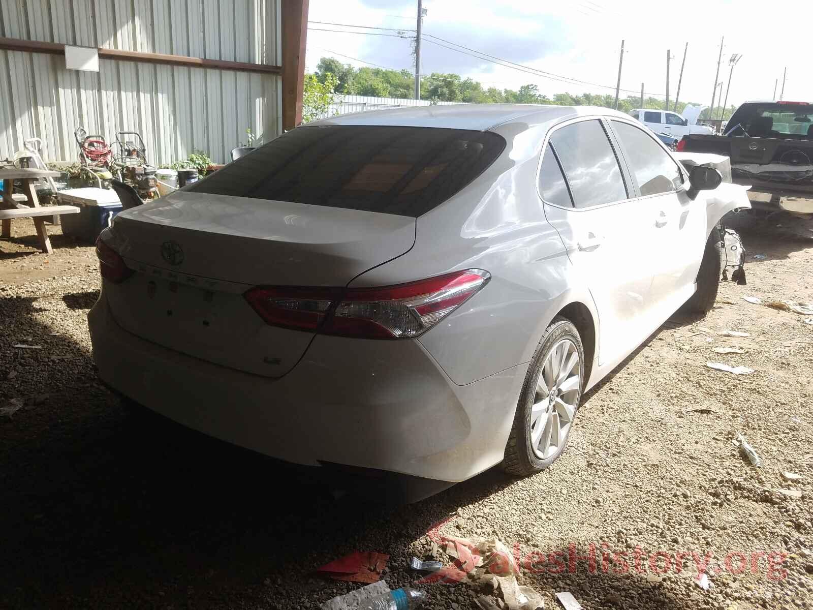 4T1B11HK4JU613214 2018 TOYOTA CAMRY