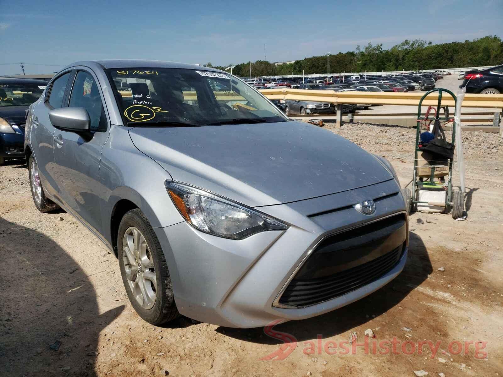 3MYDLBYV3JY317624 2018 TOYOTA YARIS