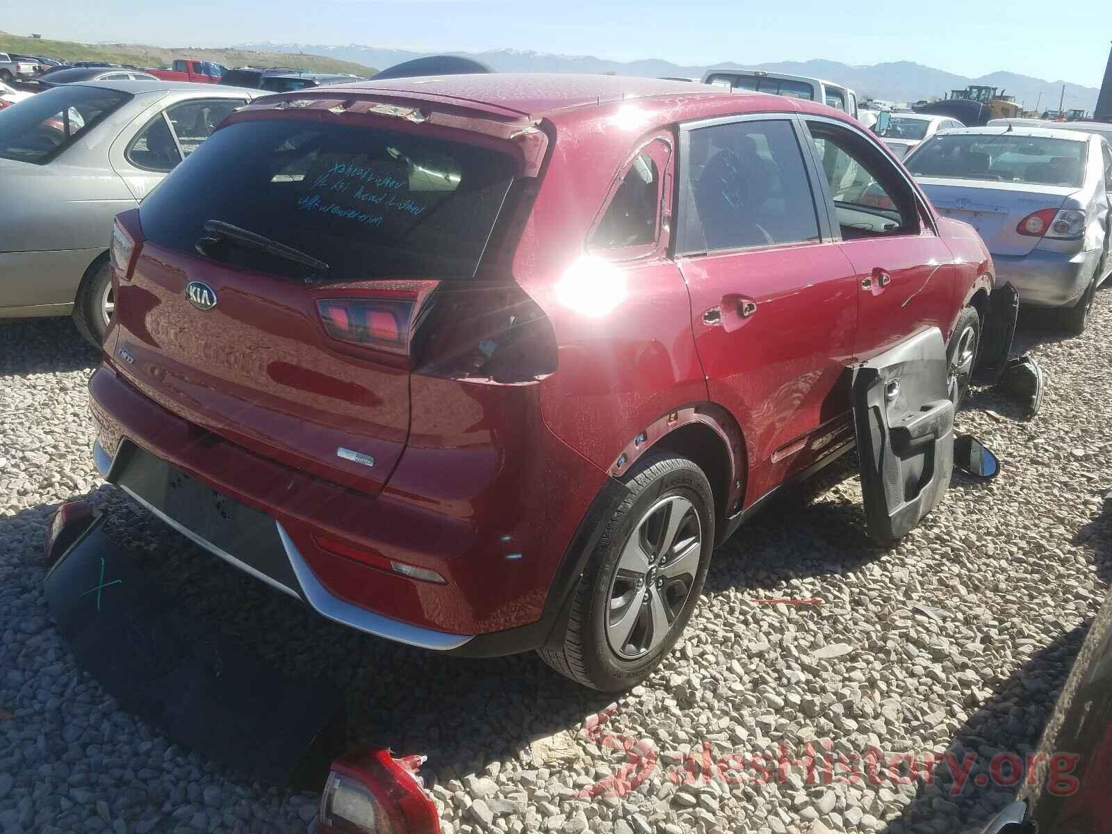 KNDCC3LC9H5050566 2017 KIA NIRO