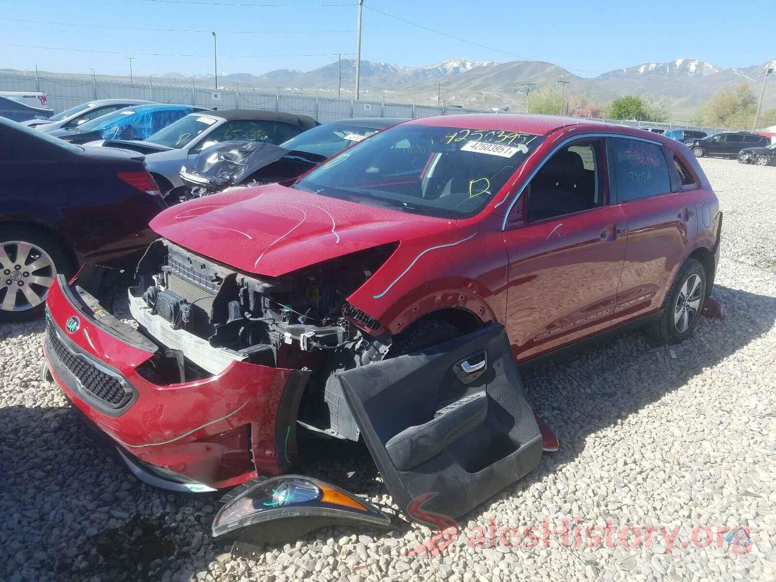 KNDCC3LC9H5050566 2017 KIA NIRO