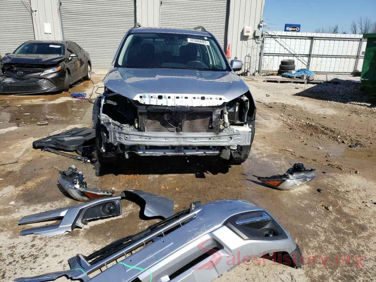 JF2SJAEC1JH419235 2018 SUBARU FORESTER