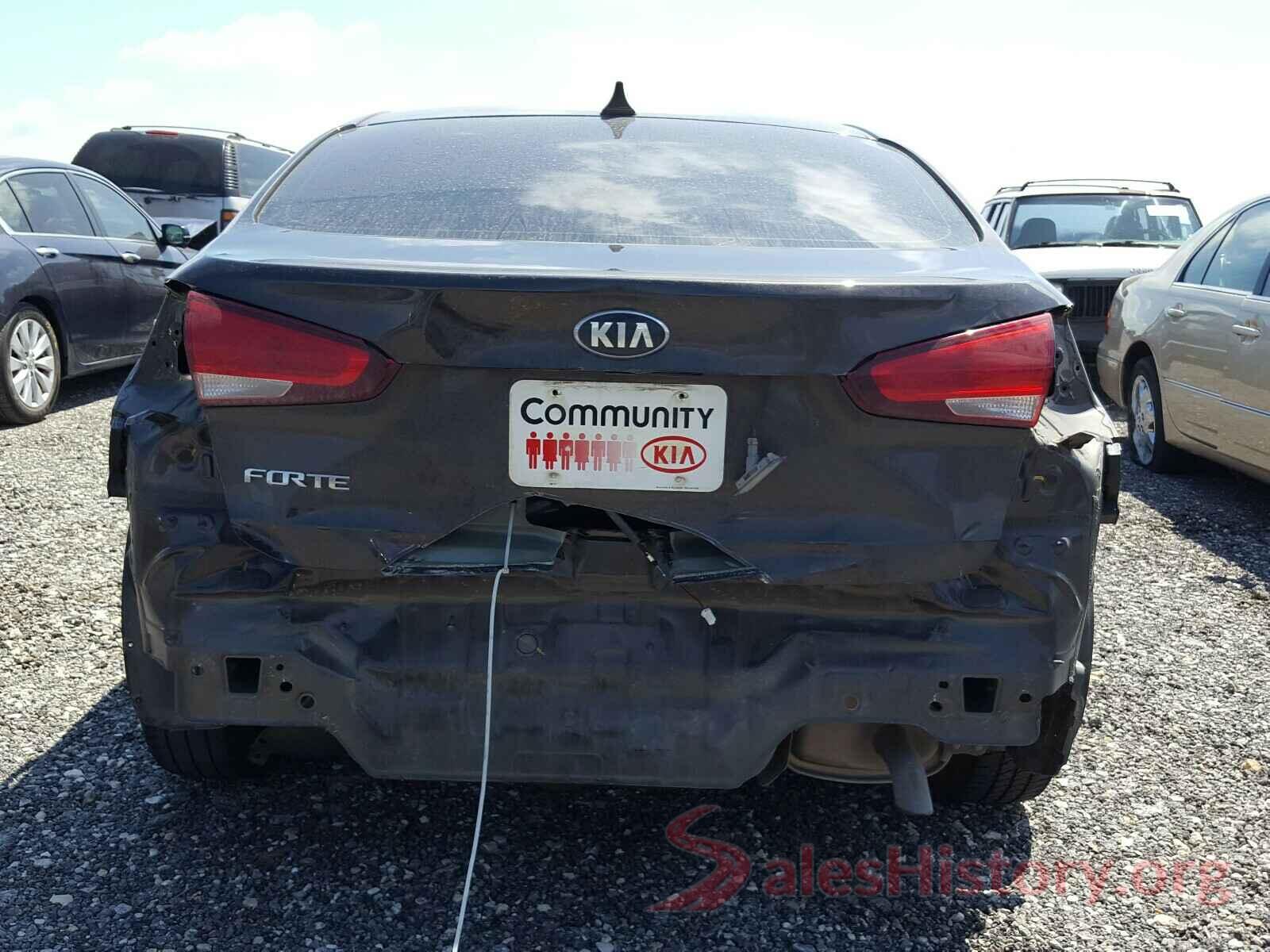 3KPFK4A70JE227026 2018 KIA FORTE