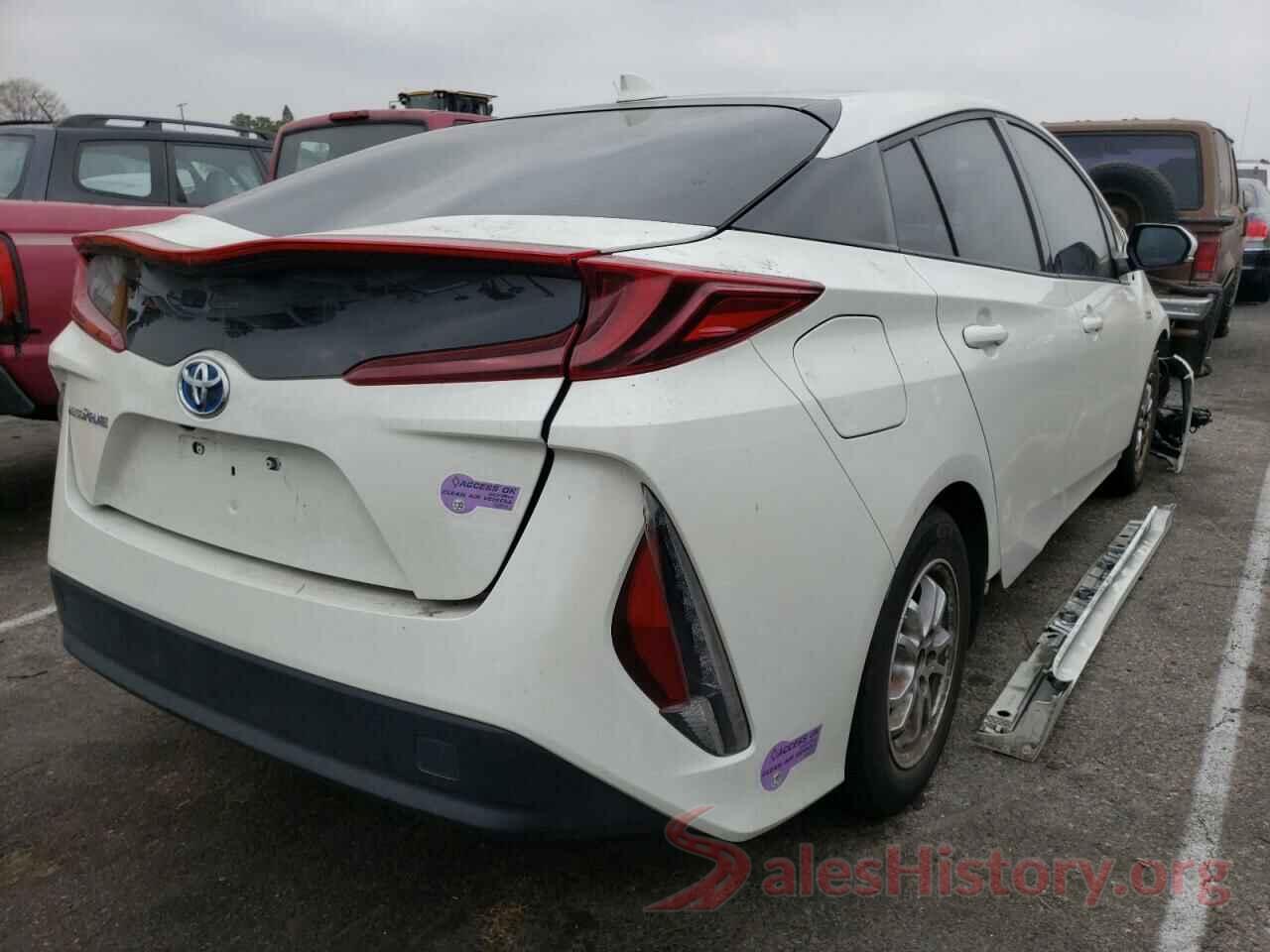 JTDKARFP1J3082030 2018 TOYOTA PRIUS