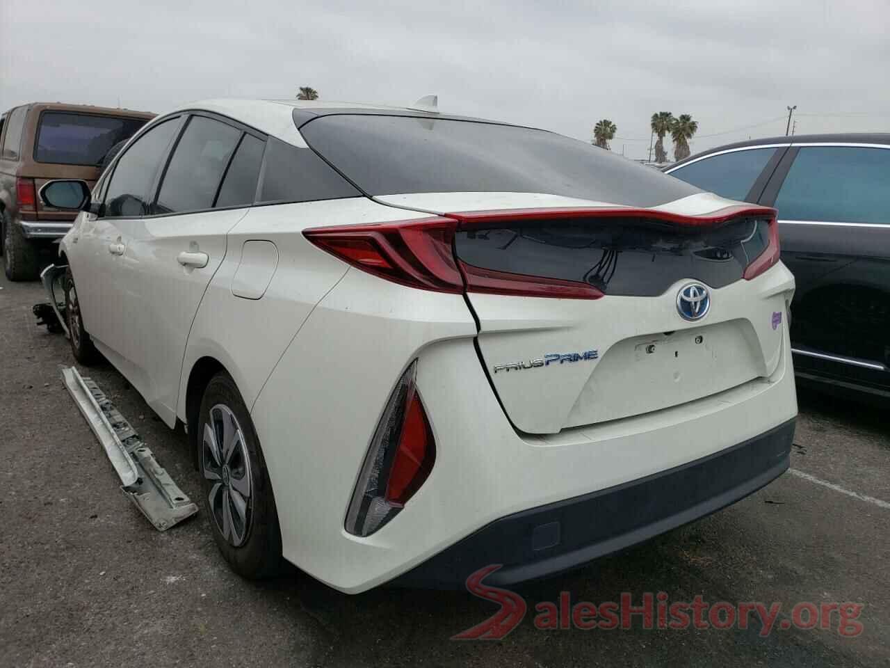 JTDKARFP1J3082030 2018 TOYOTA PRIUS