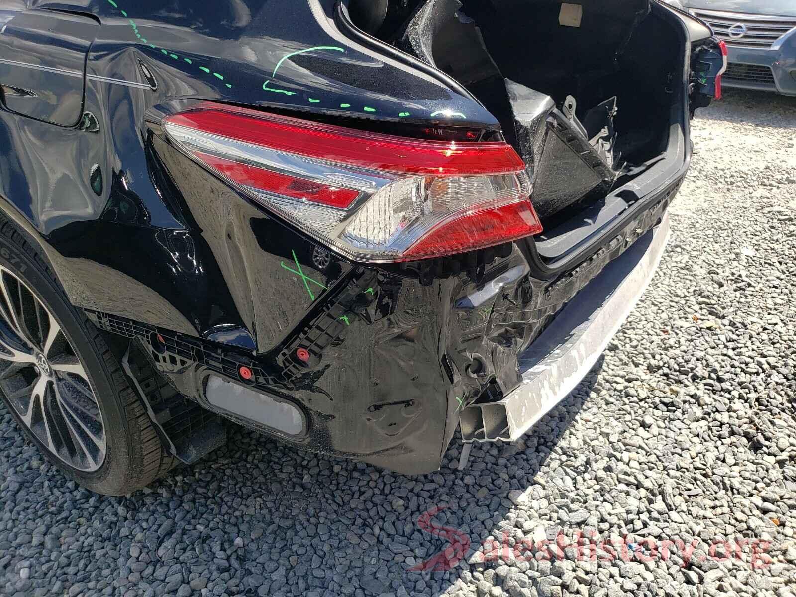 4T1B11HK6JU674385 2018 TOYOTA CAMRY