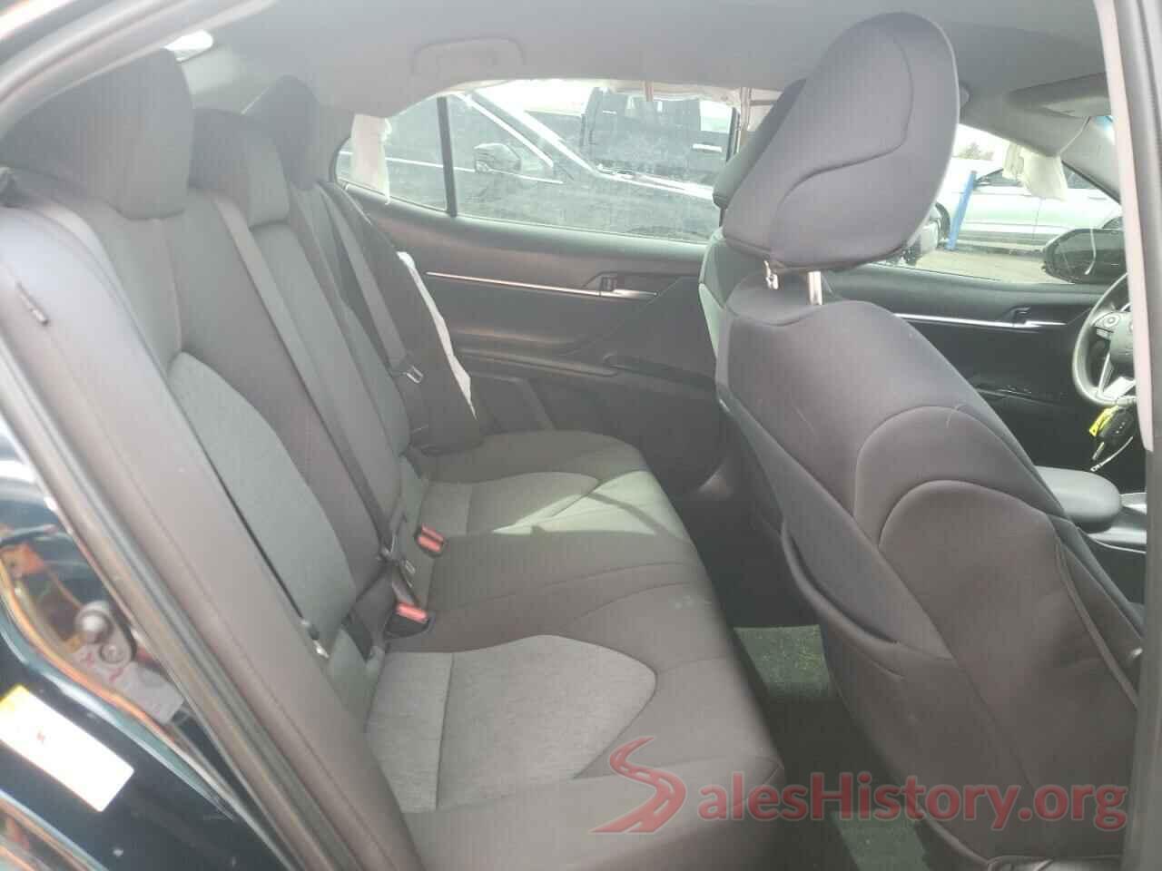 4T1B11HK3JU602608 2018 TOYOTA CAMRY