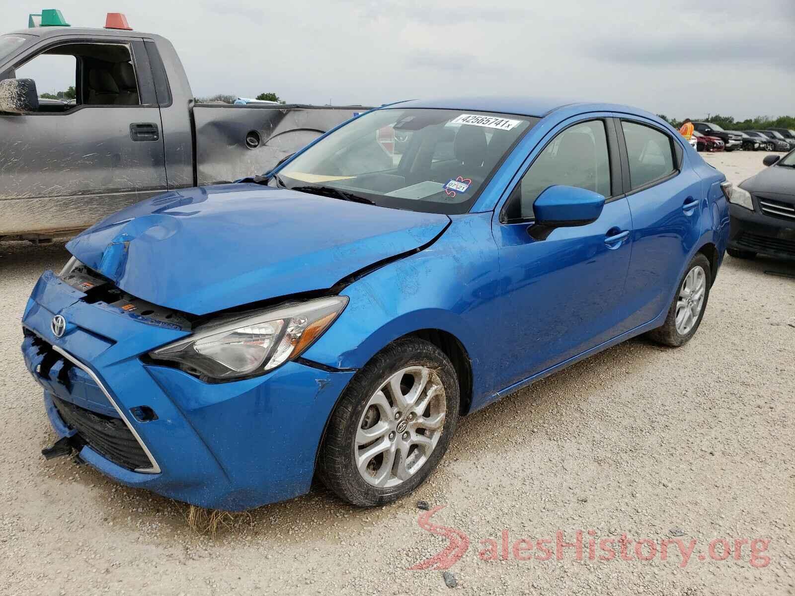 3MYDLBYVXHY153945 2017 TOYOTA YARIS