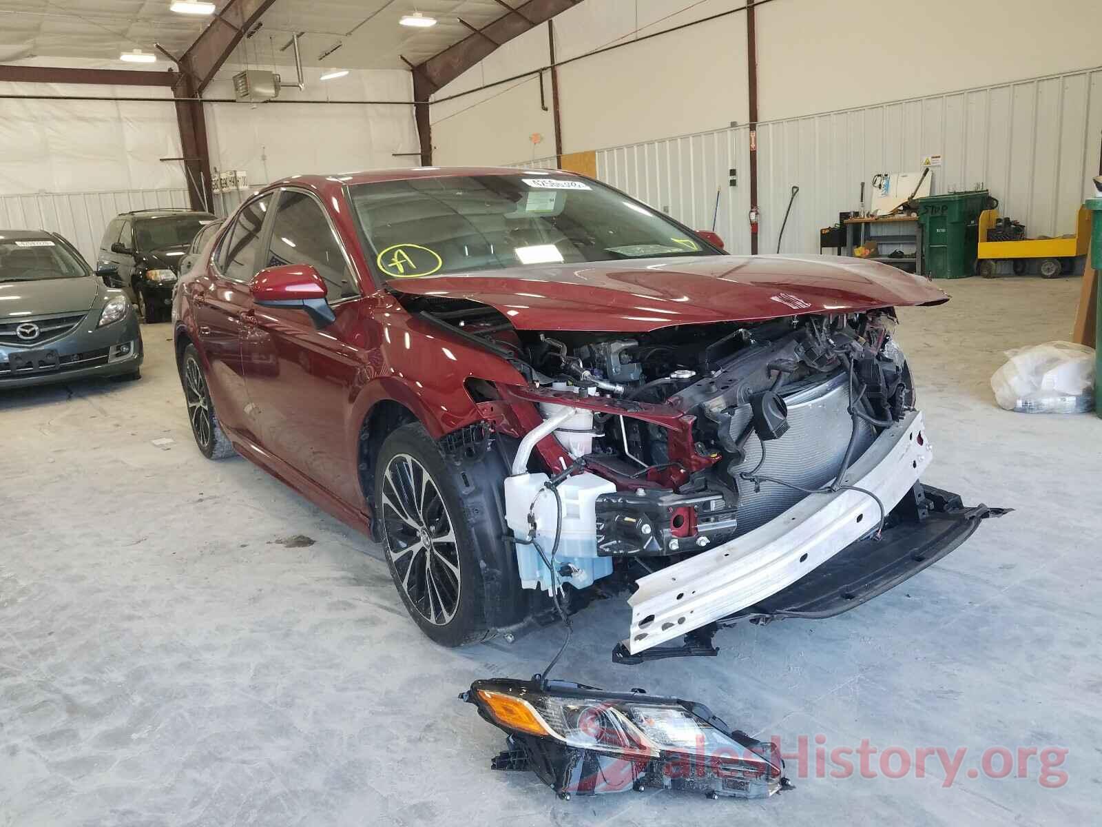 4T1B11HK7JU515990 2018 TOYOTA CAMRY