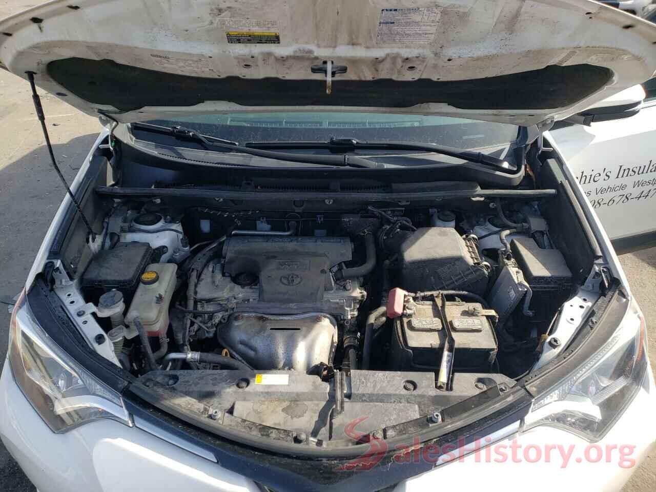 2T3RFREV7JW754637 2018 TOYOTA RAV4