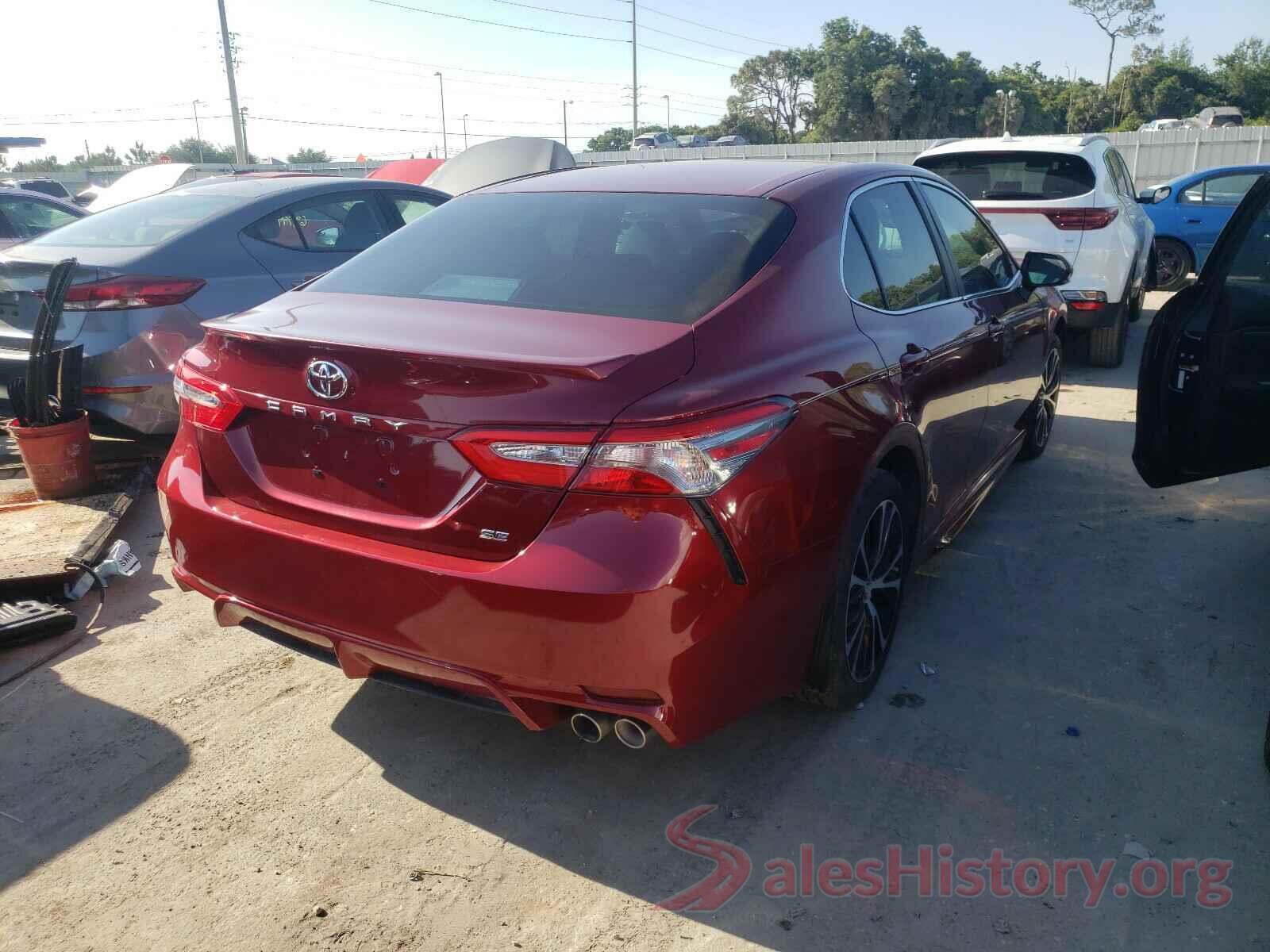 4T1B11HK2JU592332 2018 TOYOTA CAMRY