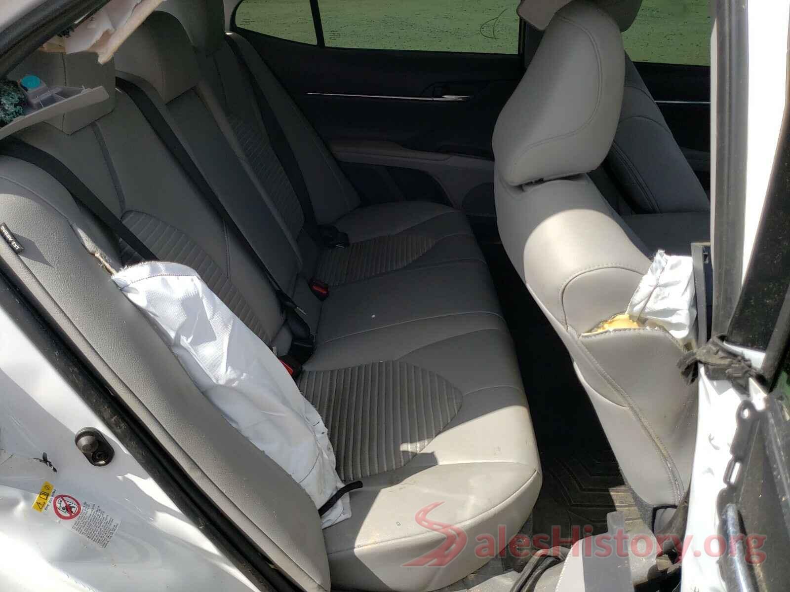 4T1B11HK4JU032117 2018 TOYOTA CAMRY