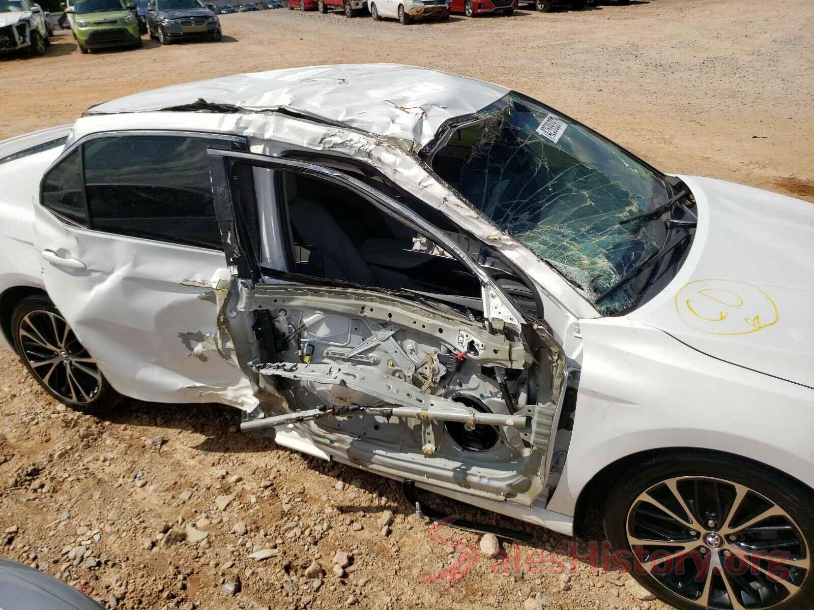 4T1B11HK4JU032117 2018 TOYOTA CAMRY