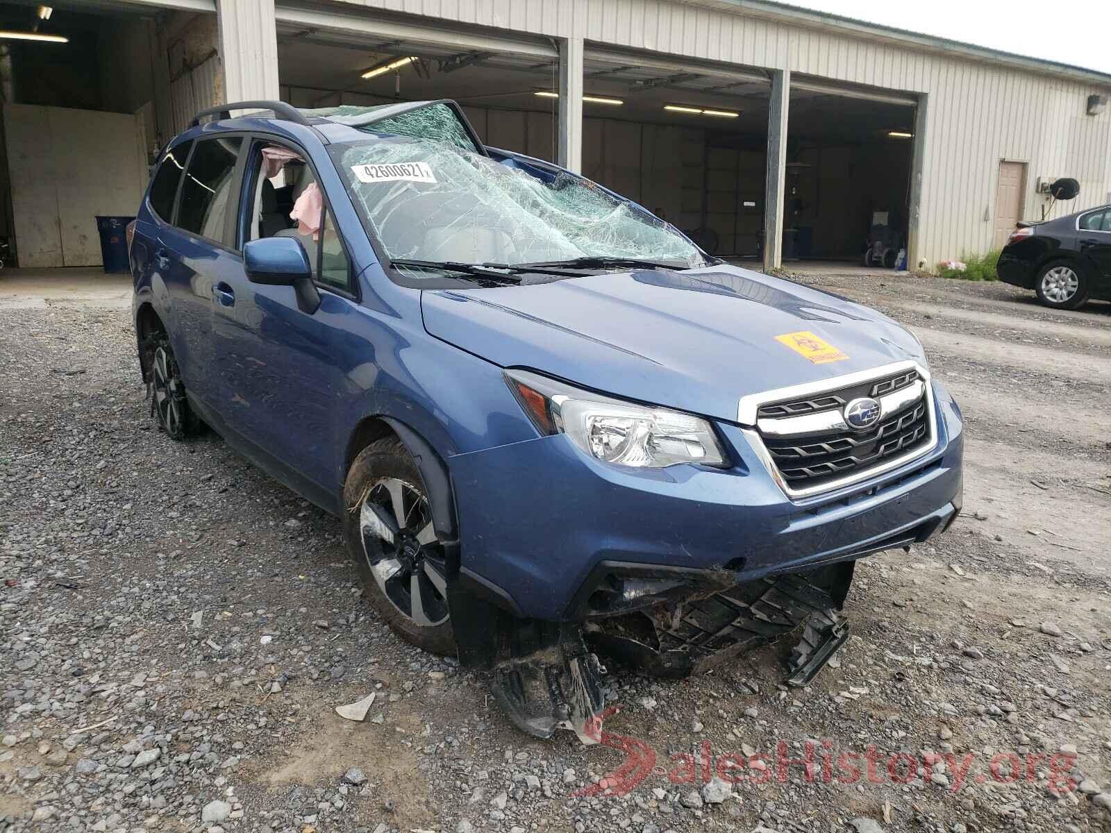 JF2SJAGC3JH492393 2018 SUBARU FORESTER