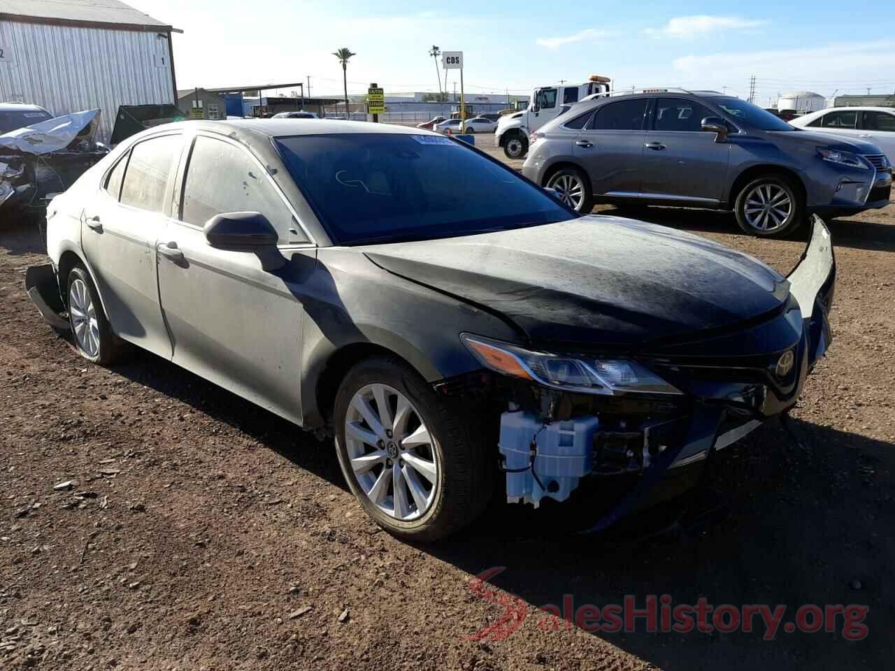 4T1B11HK2JU631999 2018 TOYOTA CAMRY