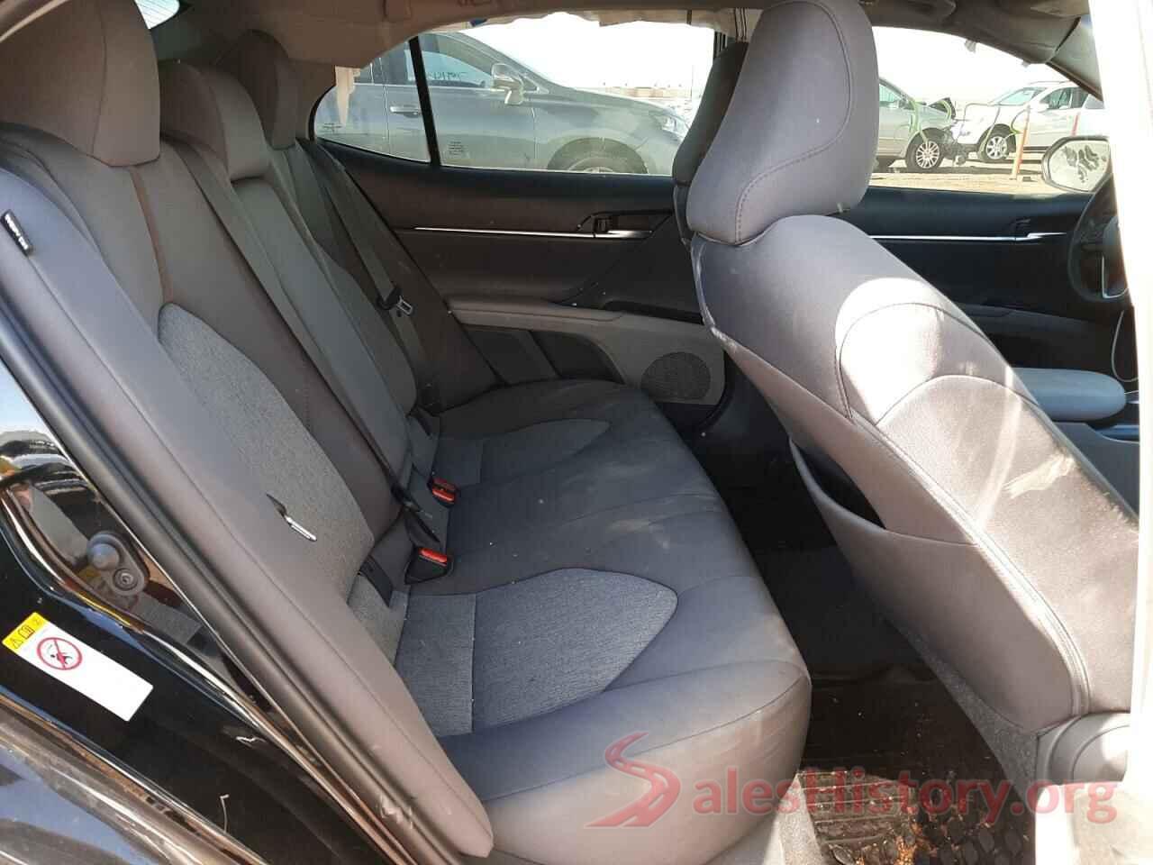 4T1B11HK2JU631999 2018 TOYOTA CAMRY