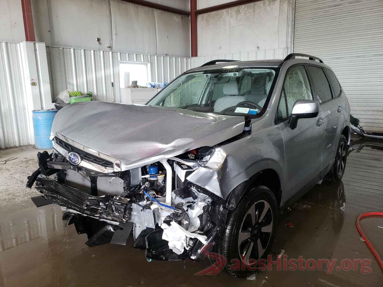 JF2SJAGC7JH440586 2018 SUBARU FORESTER