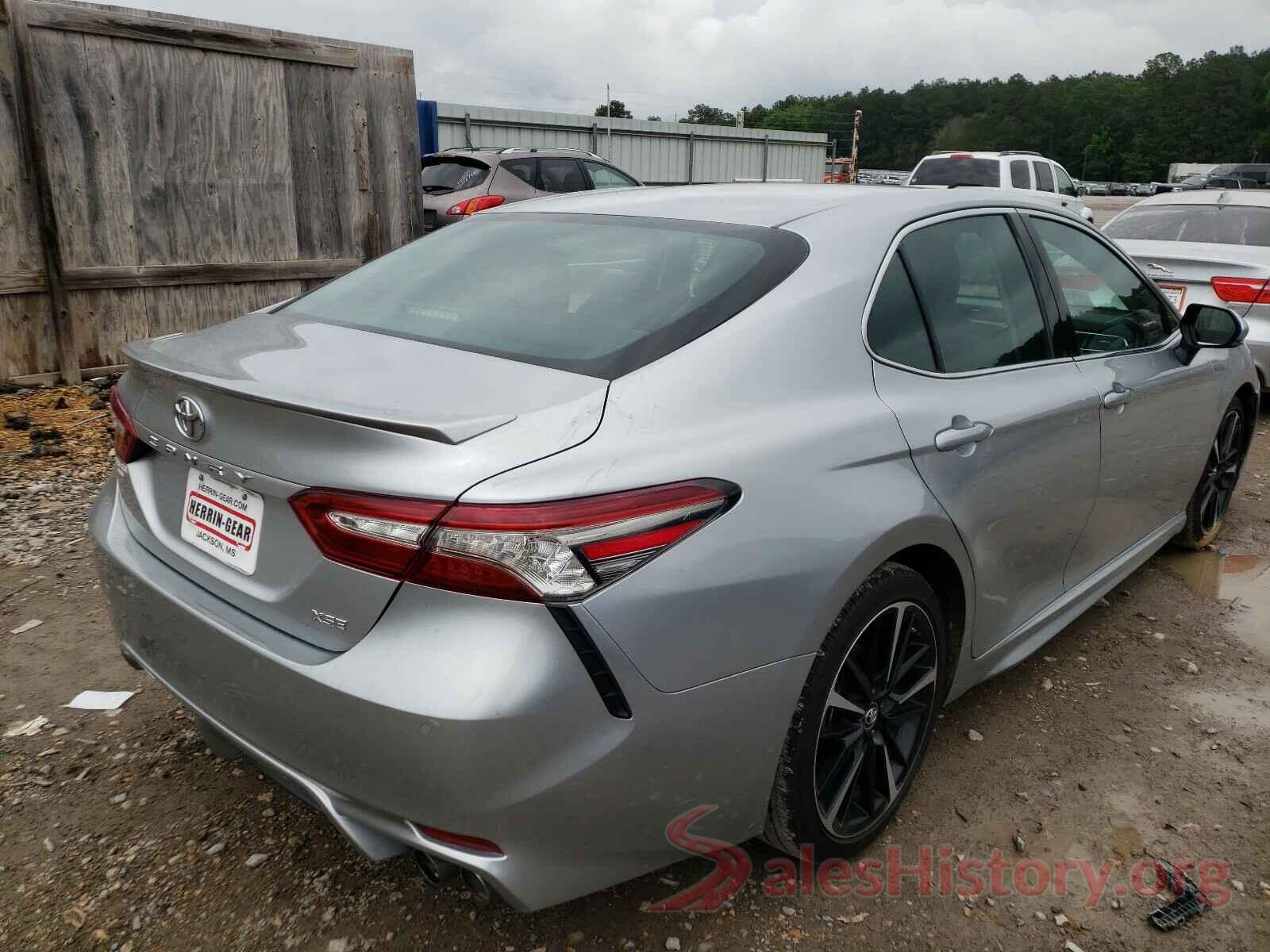 4T1B61HK4JU500820 2018 TOYOTA CAMRY